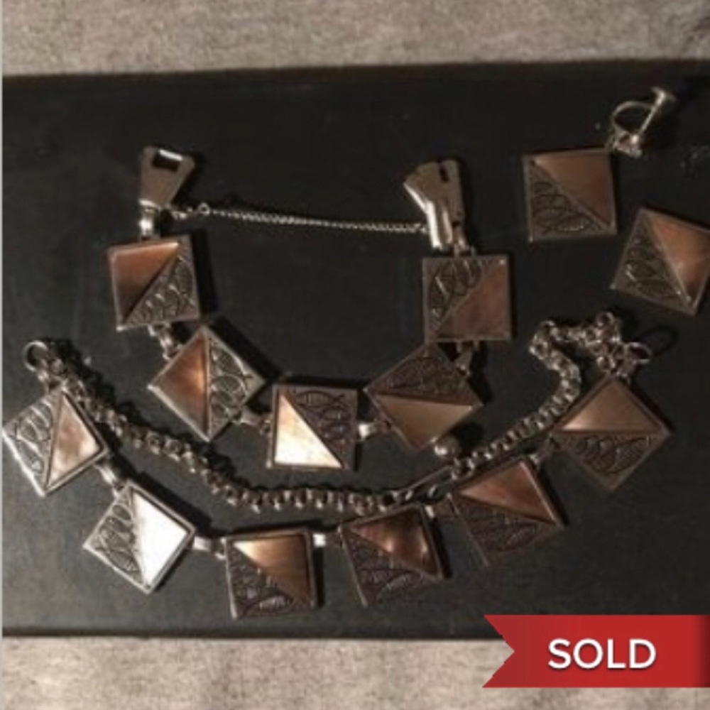 ❌SOLD❌Gorgeous Vintage Breathing Fish Set